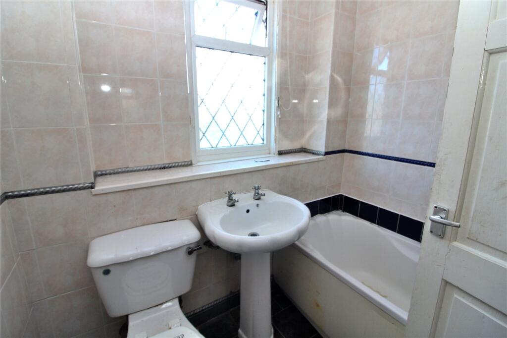 House in Leeds, West Yorkshire - View 4