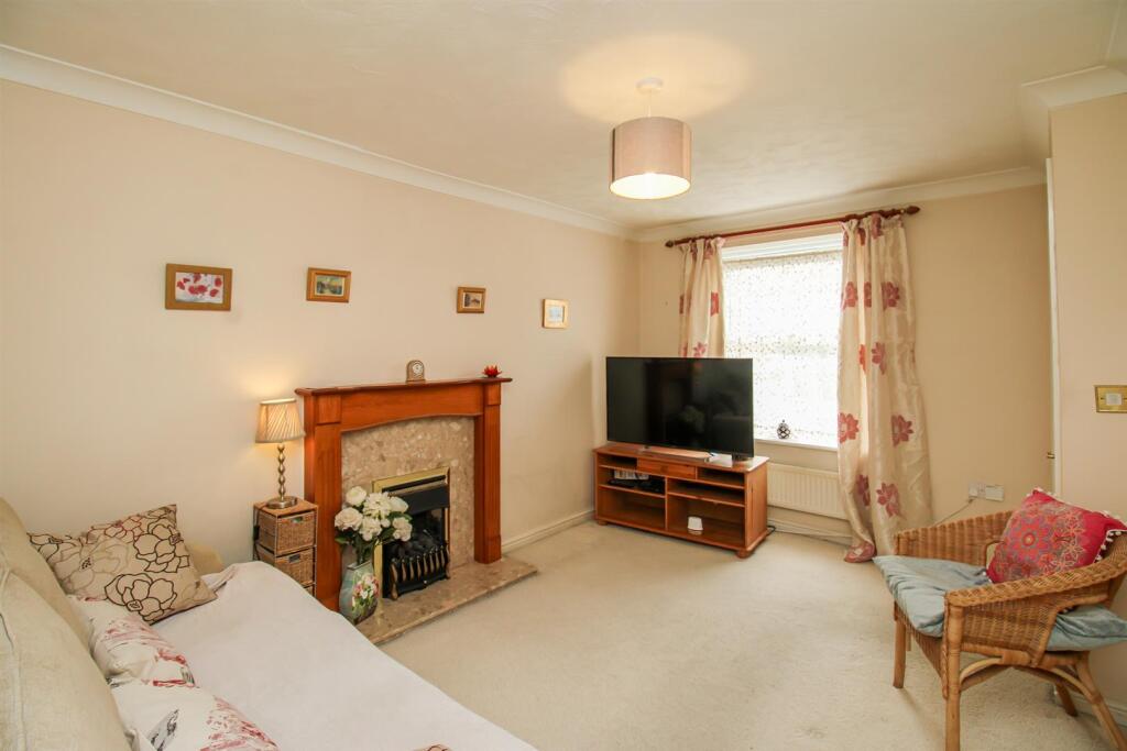 House in Wakefield - View 4