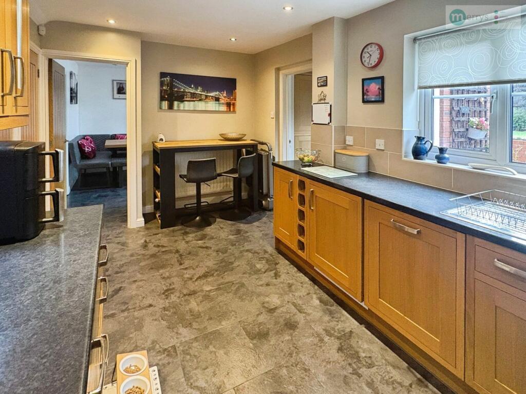 House in Northampton, Wootton - More
