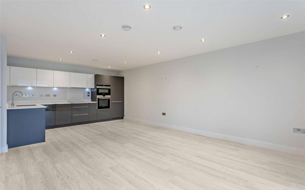 Apartment in Cambridge - View 2