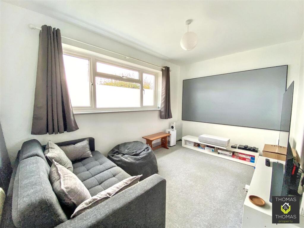 Apartment in Gloucester, Woolstrop - View 3