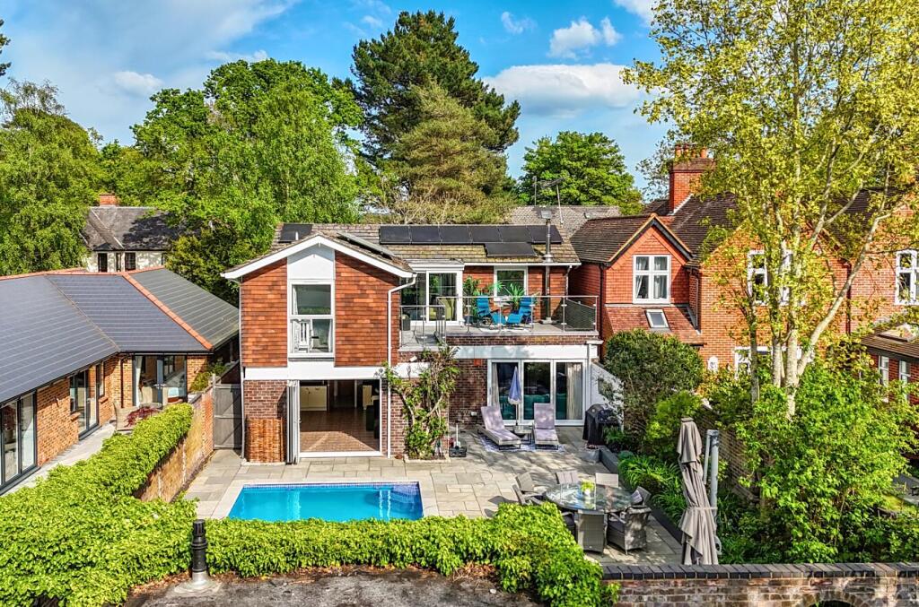 Main image of property: Ravenswood Avenue, Crowthorne