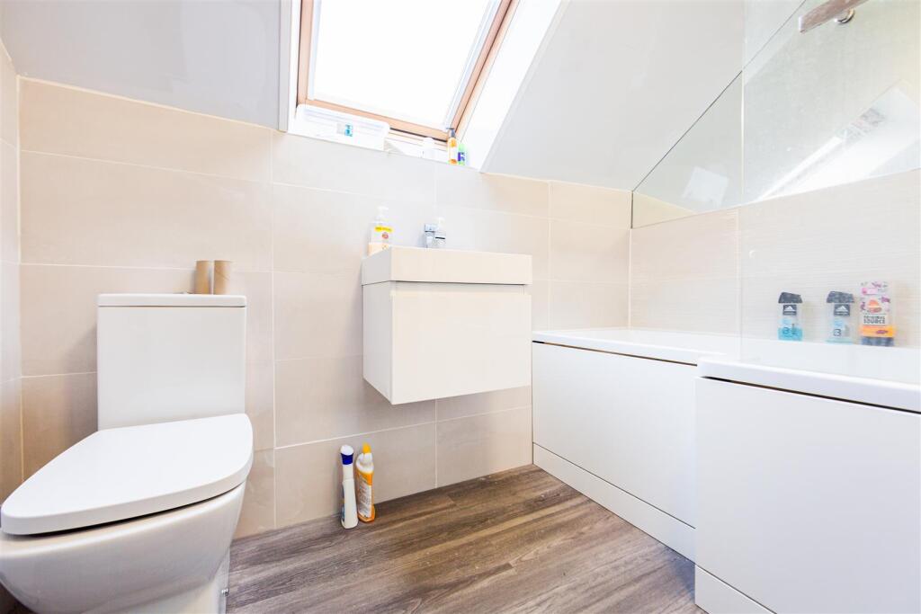 Apartment in Newcastle upon Tyne - View 5