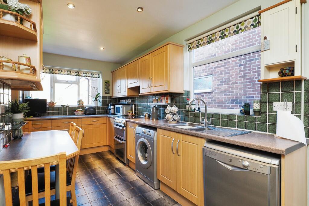 Russell Avenue, Wollaton, Nottingham, NG8 photo 4