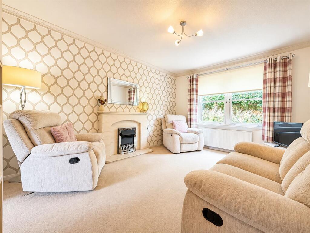 Elmwood Court, Bothwell, Glasgow photo 2