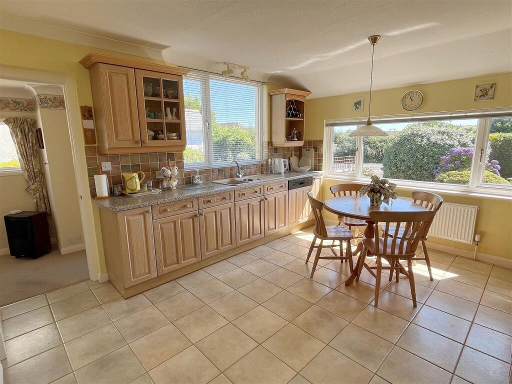 House in Torquay - More