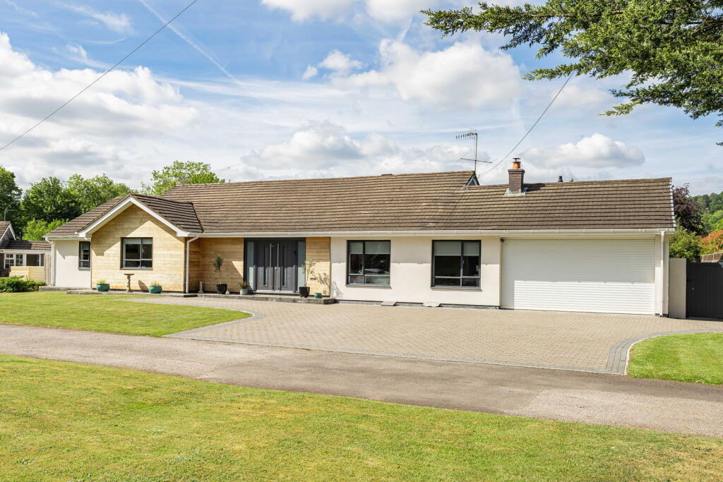 Main image of property: Redwood Grove, Chilworth, Guildford, Surrey, GU4 8NU
