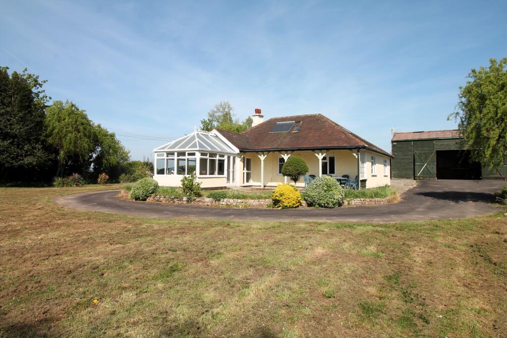 3-bed detached on Whitestone, Hereford, HR1, £675,000