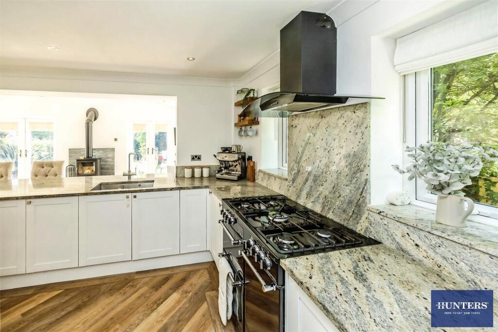 House in Halifax - View 5