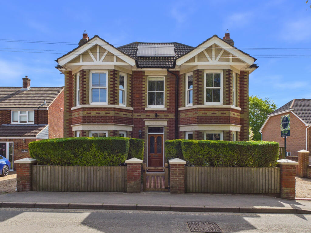 Main image of property: Newtown Road, Warsash, SO31 9GY
