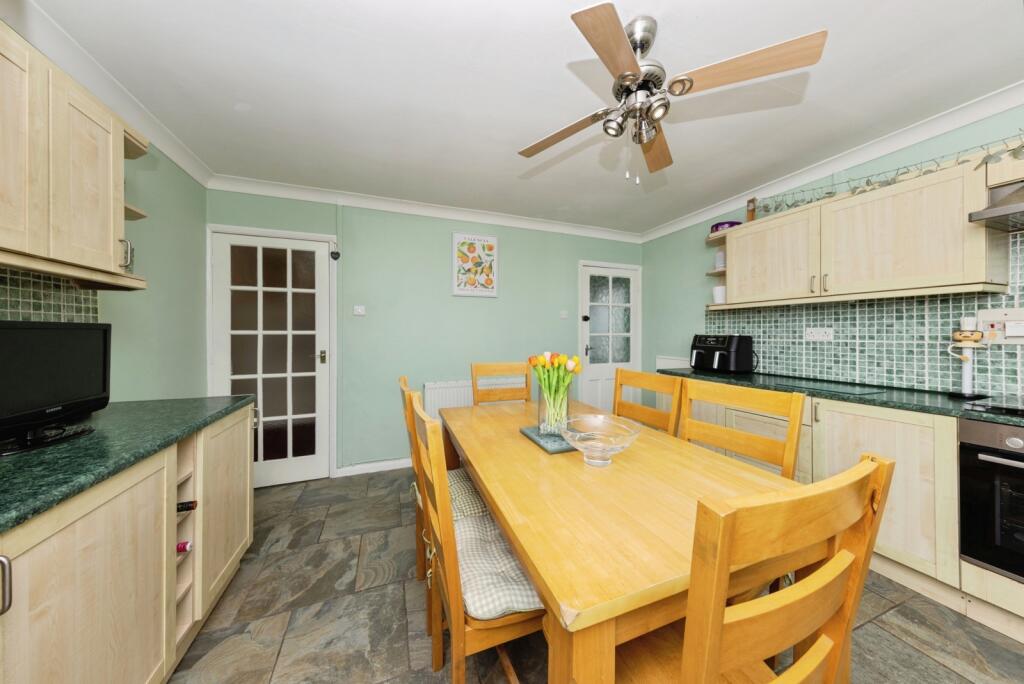 House in Bronwydd, Bronwydd Arms - View 4