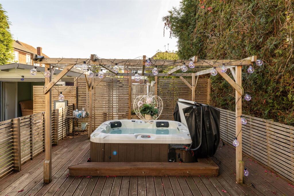 House in Twickenham - View 4