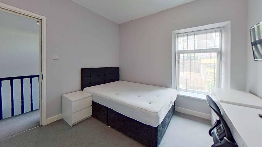 House in Pontypridd, Treforest - More