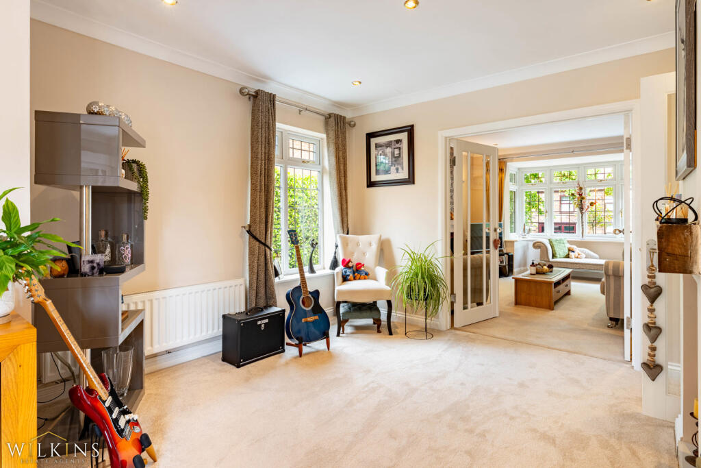 House in Tamworth, Staffordshire - View 4