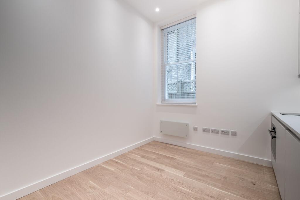 Apartment in London, South Hampstead - View 2