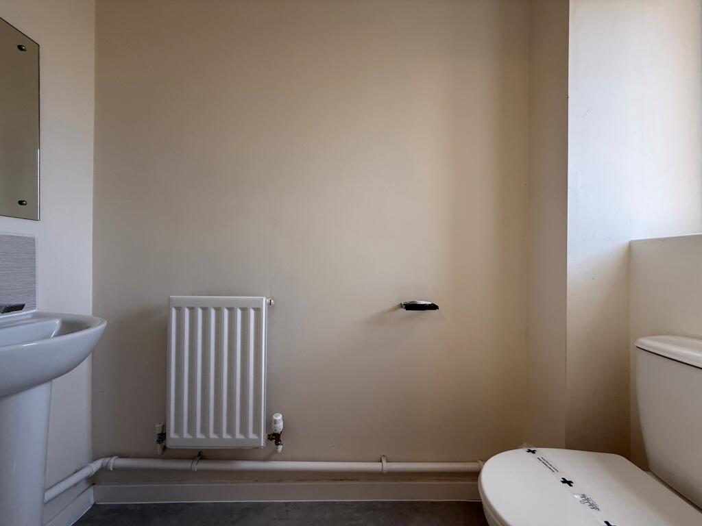 House in Worcester - View 5
