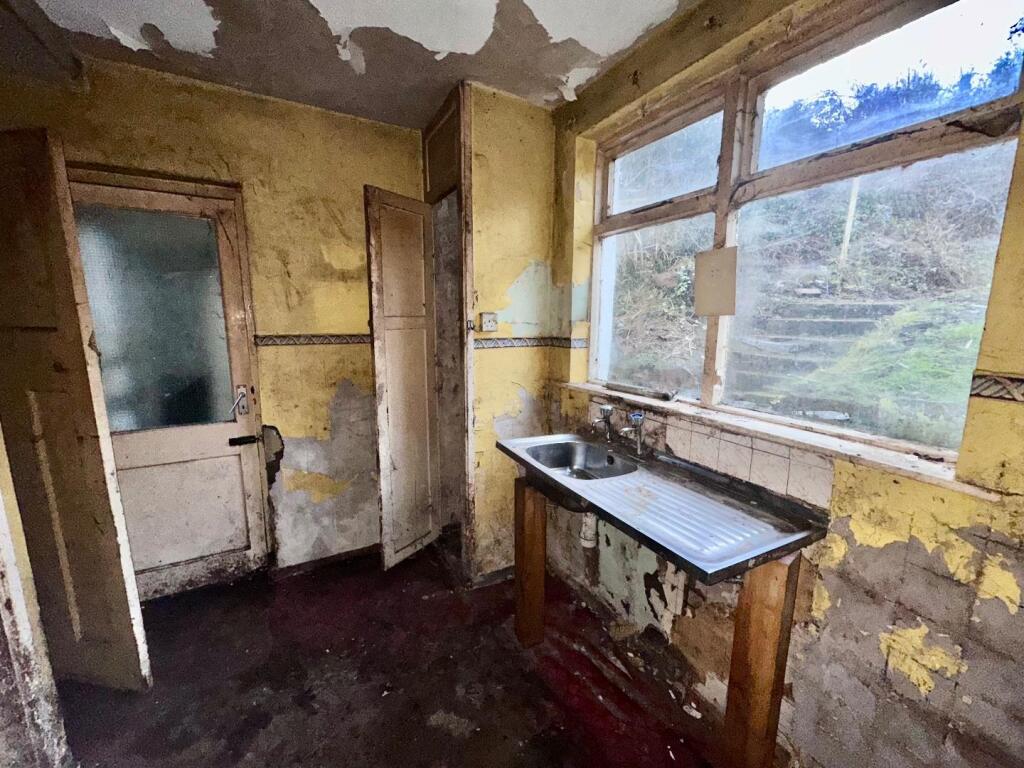Heol Pandy, Llangeinor, Bridgend County Borough, CF32 8RA photo 3