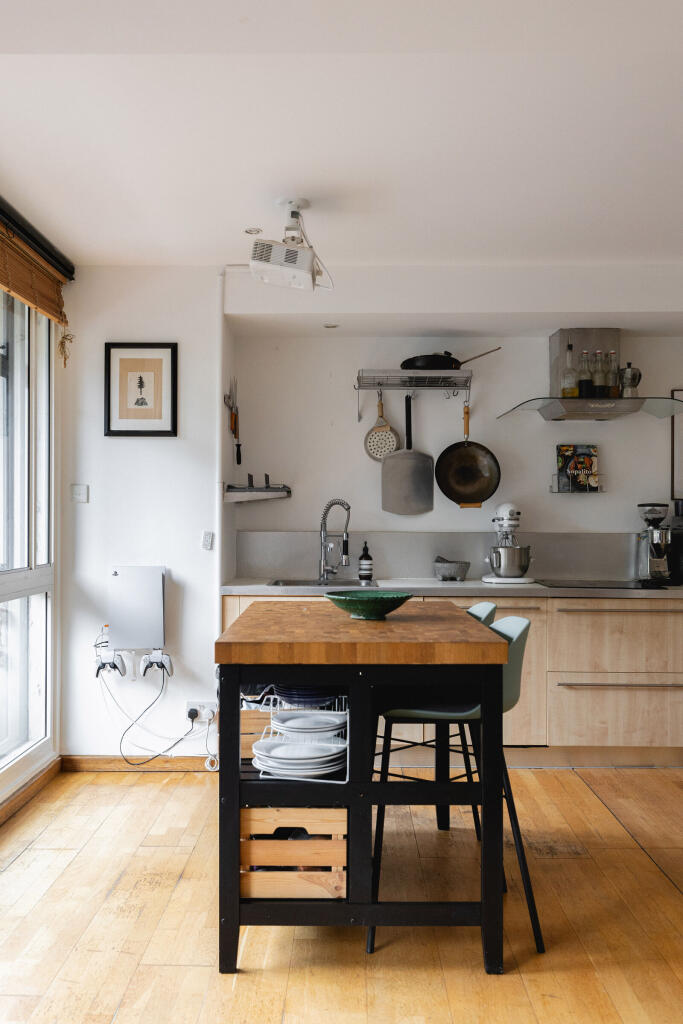 Apartment in London - View 5