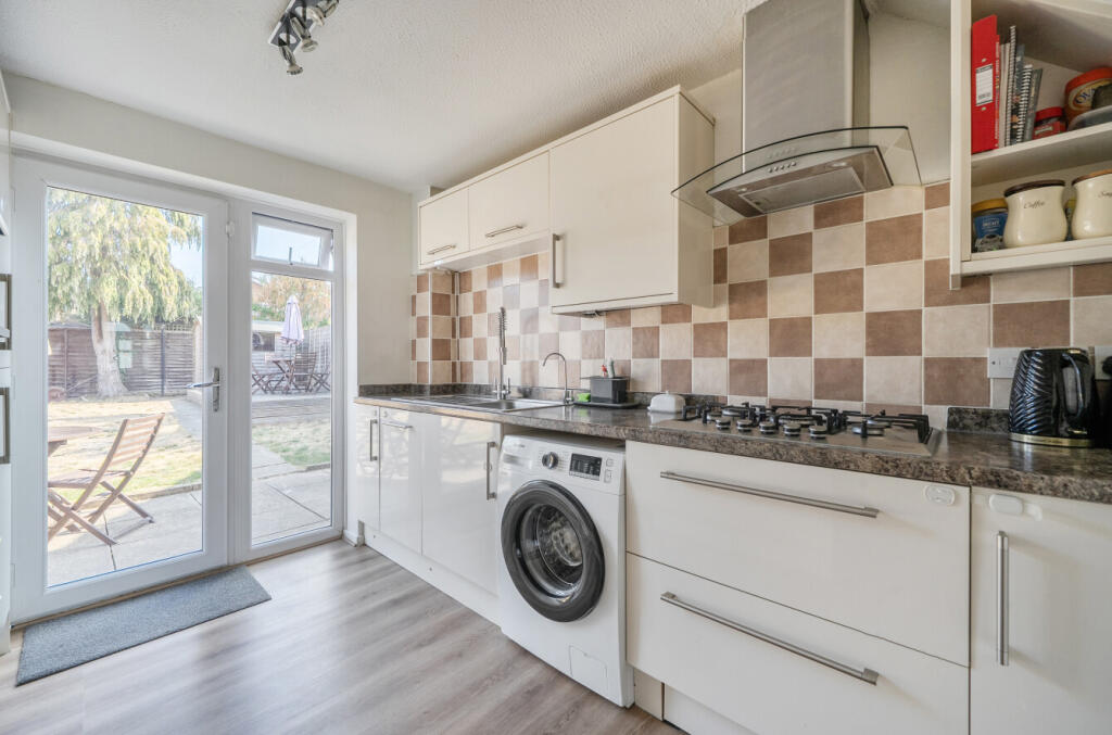 Harmar Close, Wokingham, Berkshire photo 4