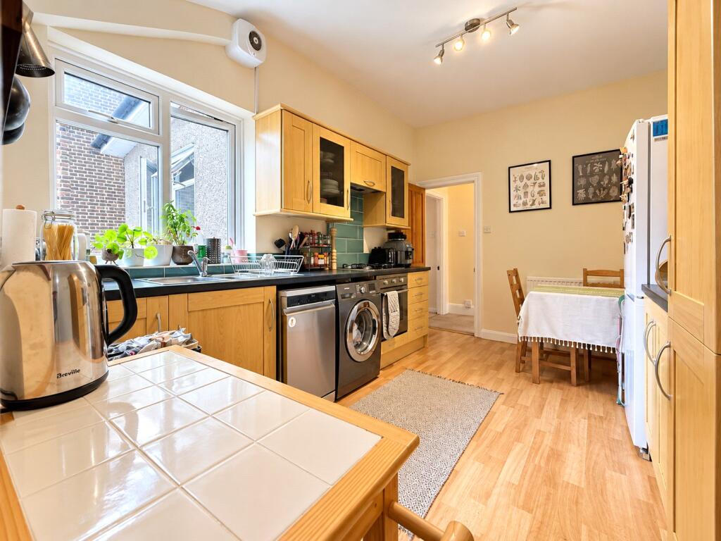 Apartment in London - More