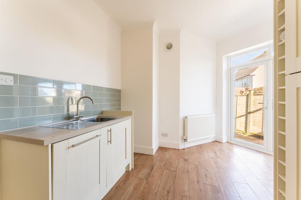 Apartment in Bournemouth, Southbourne - More