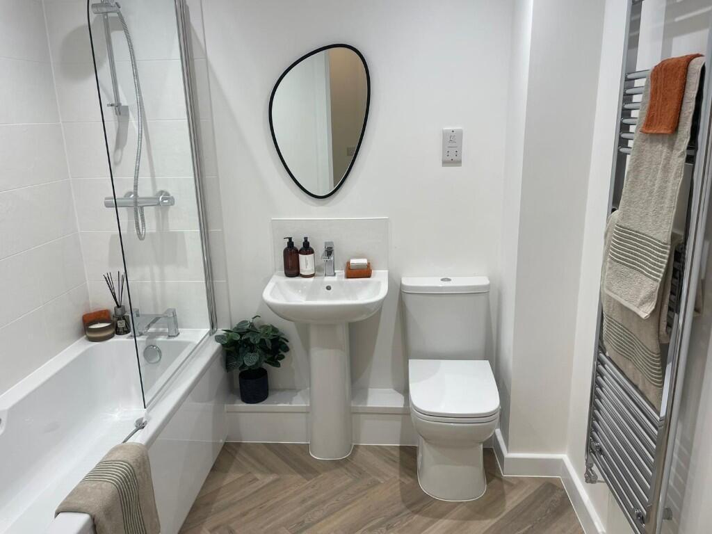 Apartment in Stockport, Bramhall Moor - View 4