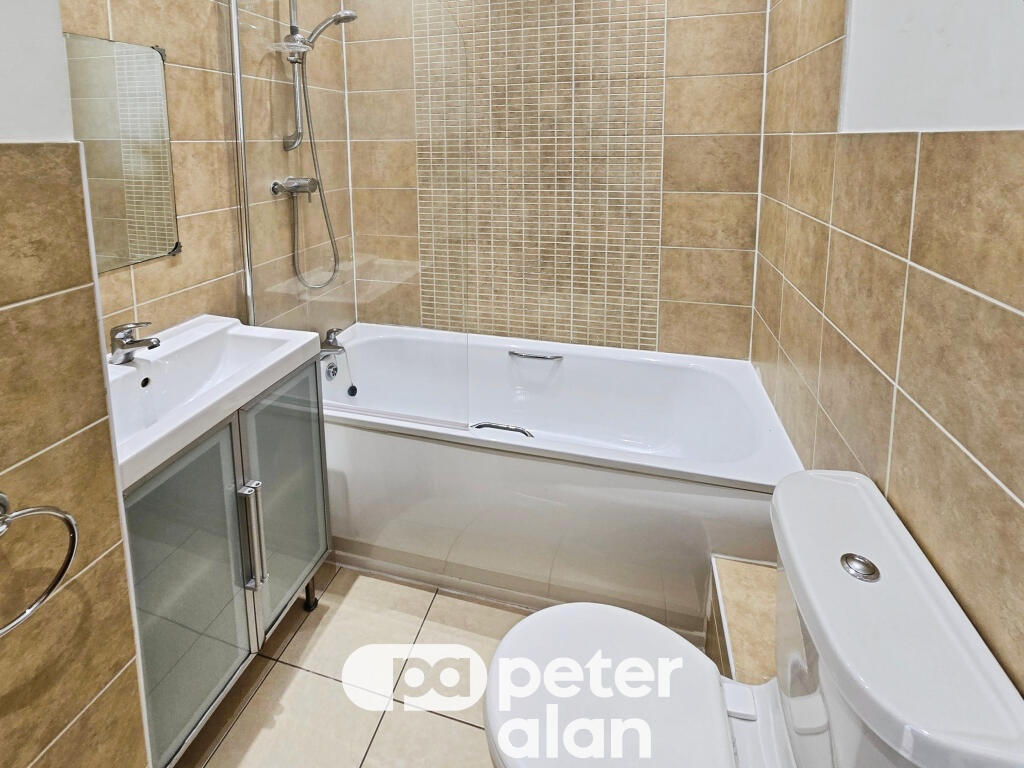 Apartment in Swansea, Uplands - More