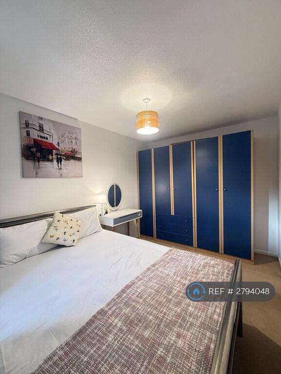 3 bedroom semi-detached house for rent