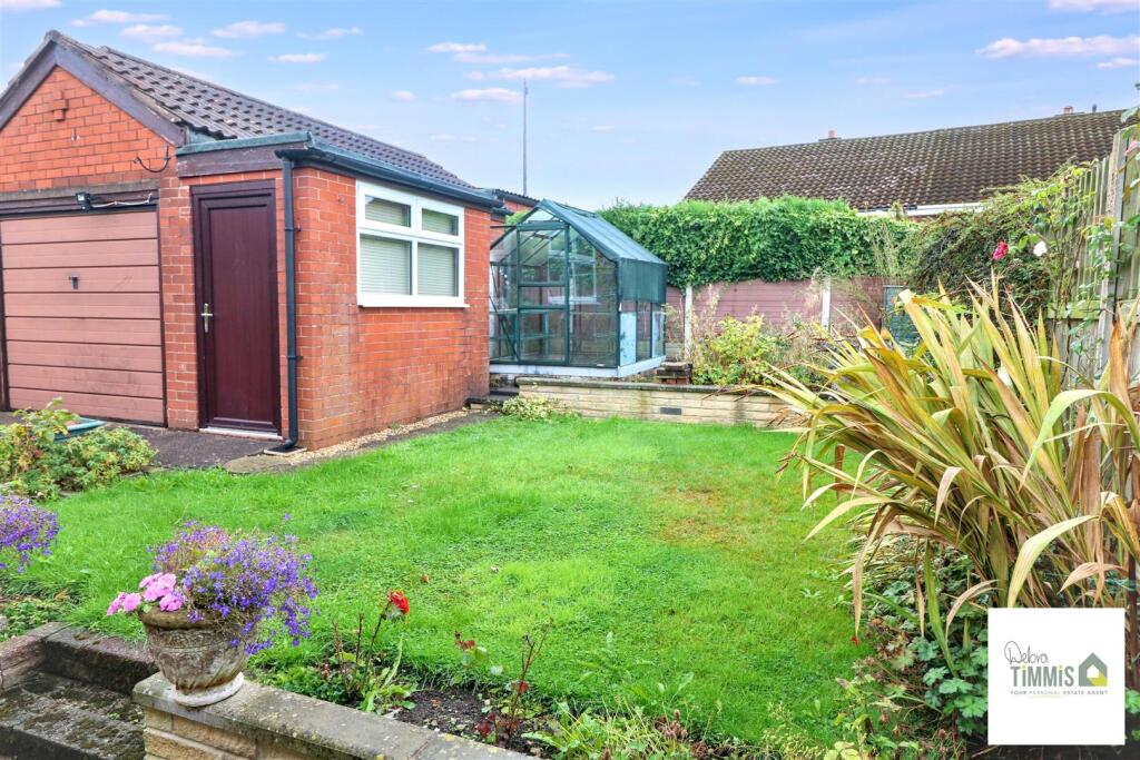House in Stoke-on-Trent - View 4
