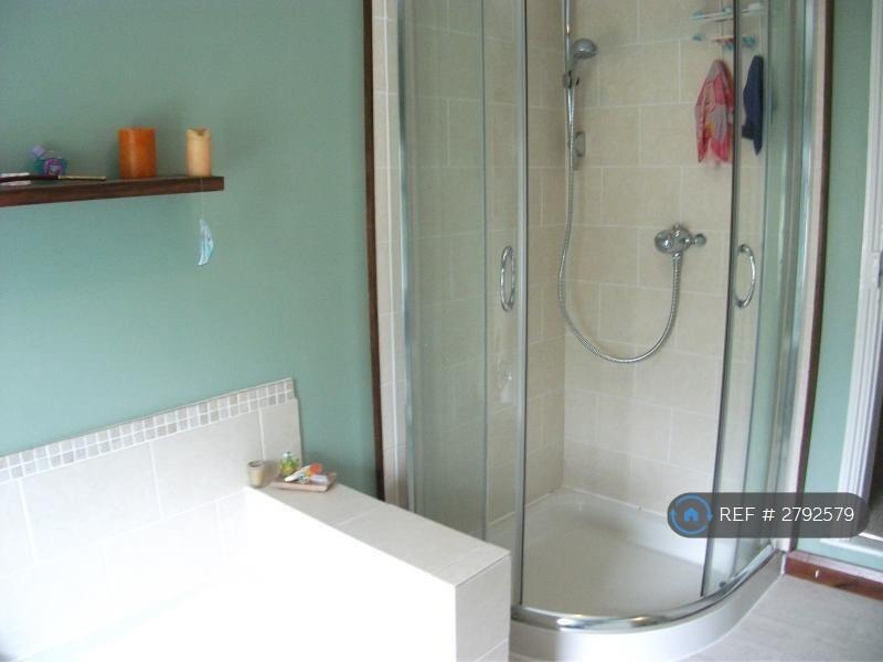 House in Sutton - View 5