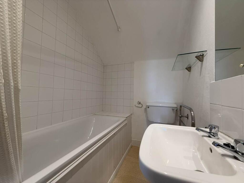 Apartment in Tonbridge - View 2