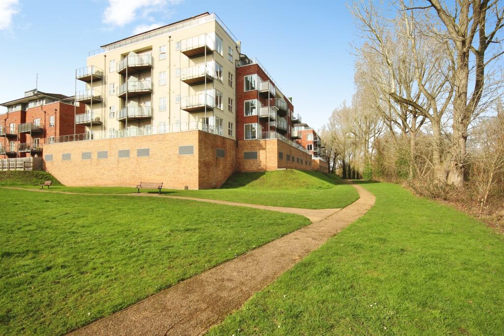 Main image of property: Kingfisher Close, Warwick