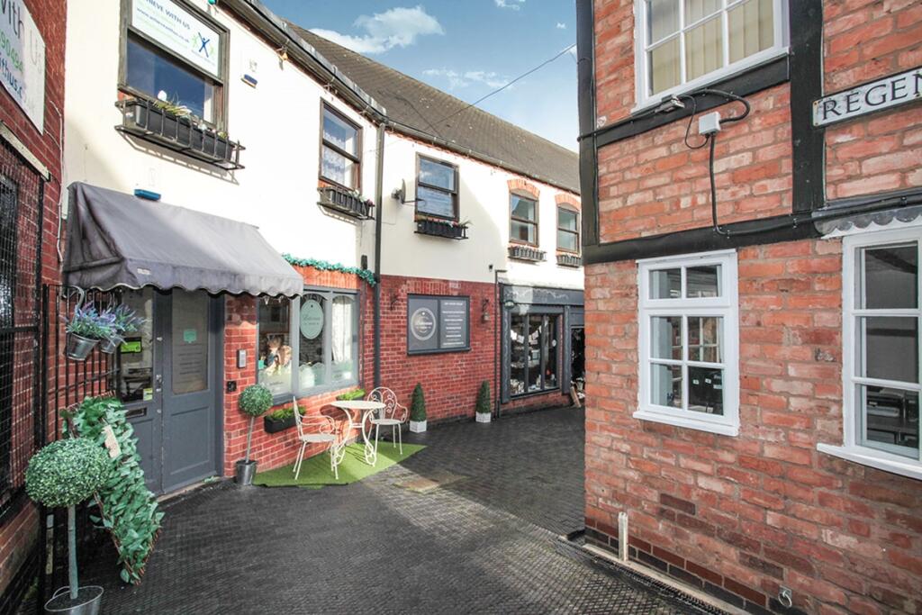 Main image of property: A 3 Regent Court, Hinckley, Leicestershire, LE10