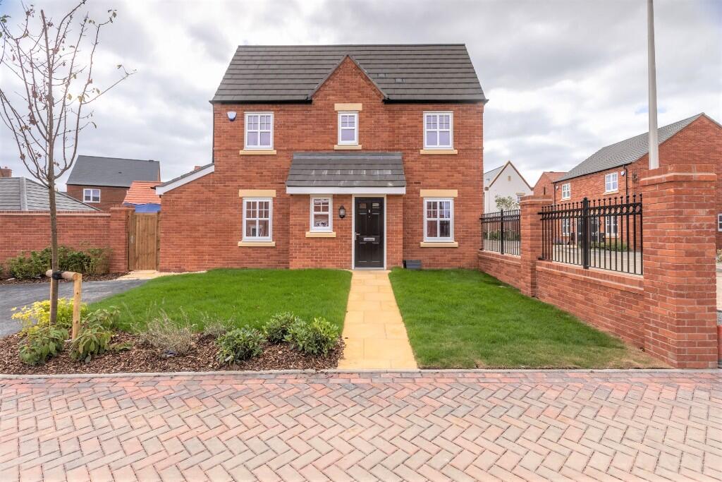 2-bed semi-detached on Caradon Way, Rugby, Warwickshire, CV23, £255,000
