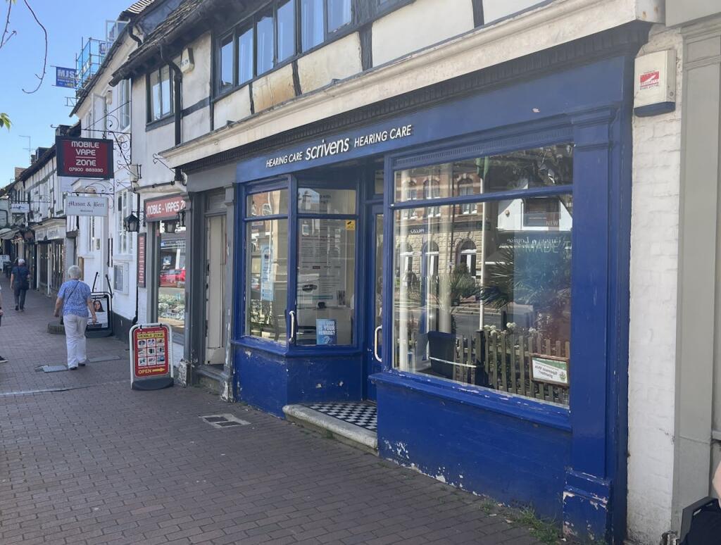 Main image of property: 4A High Street, East Grinstead, RH19 3AW