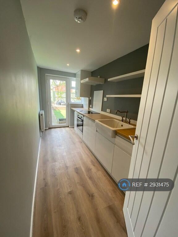 Apartment in Stockport - View 4