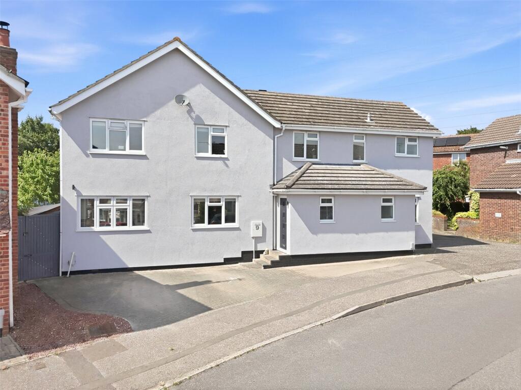 Main image of property: Hawkwood Close, South Woodham Ferrers, Chelmsford, Essex, CM3