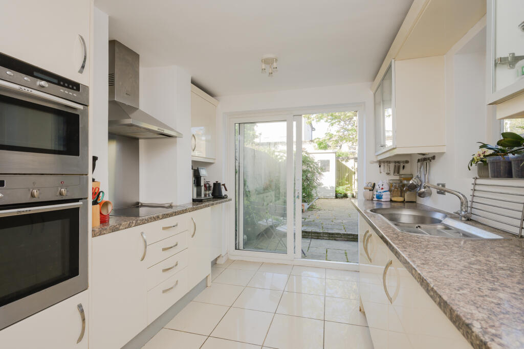 Hardy Road, Wimbledon, London, SW19 photo 3