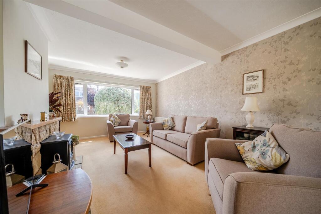Pinewood Road, Shawbury, Shrewsbury photo 4