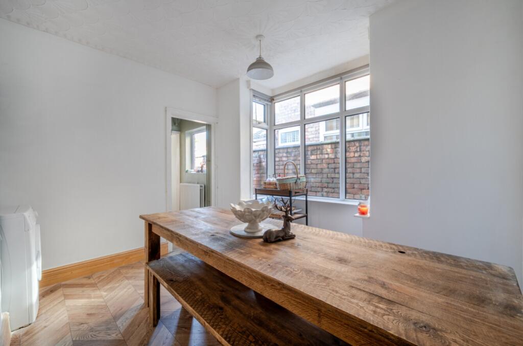 House in Grimsby, Holme Hill - View 4