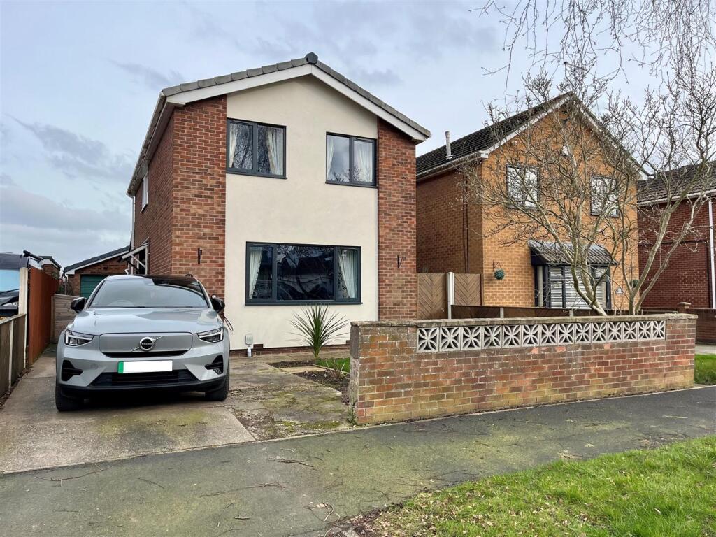 Main image of property: Standidge Drive, Hull