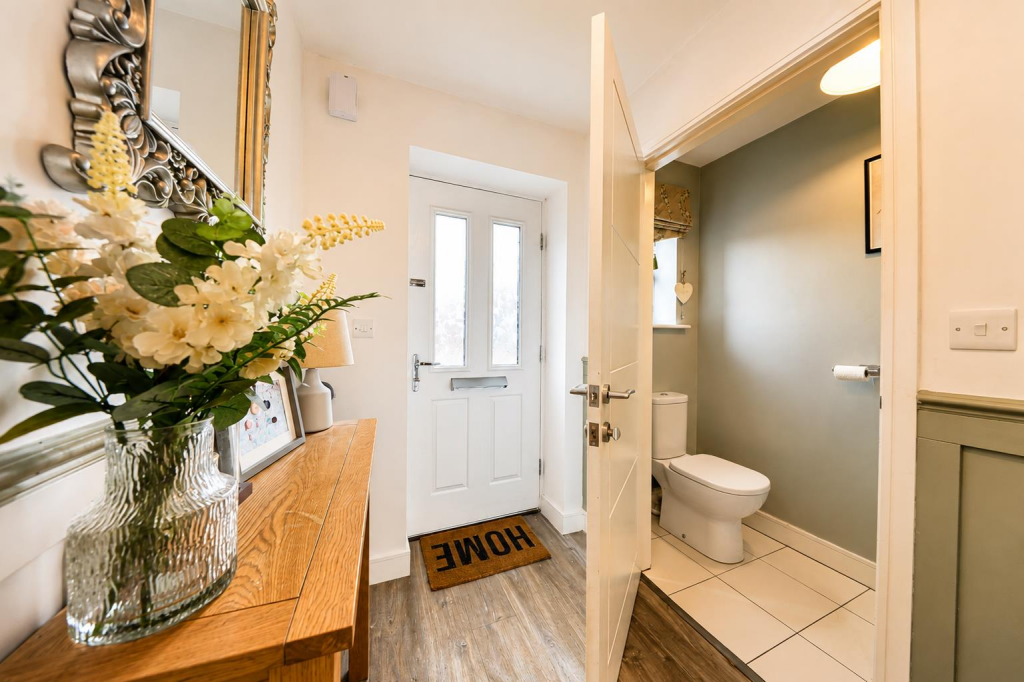 House in Hull - View 5