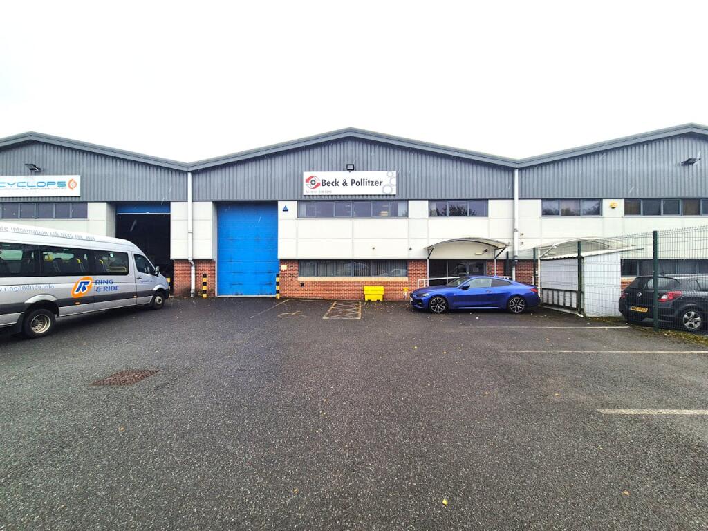 Main image of property: Unit D2, Meadowbank Business Park, Tweedle Way, Oldham, OL9 8EH