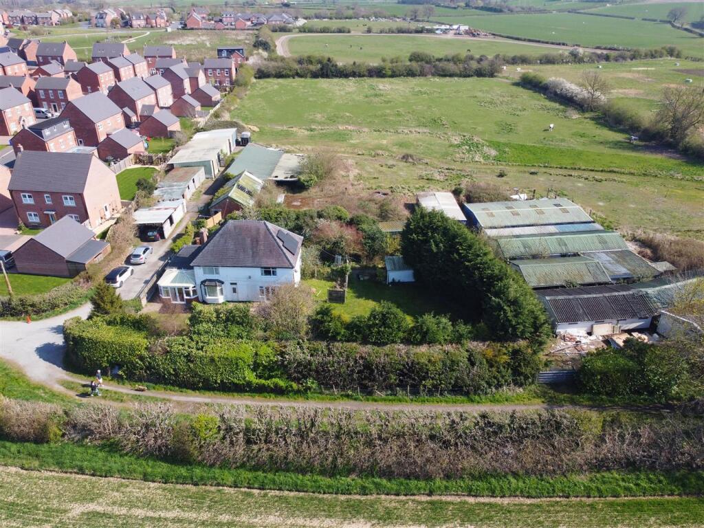 4-bed detached on Green Lane House, Green Lane, Tutbury, £450,000