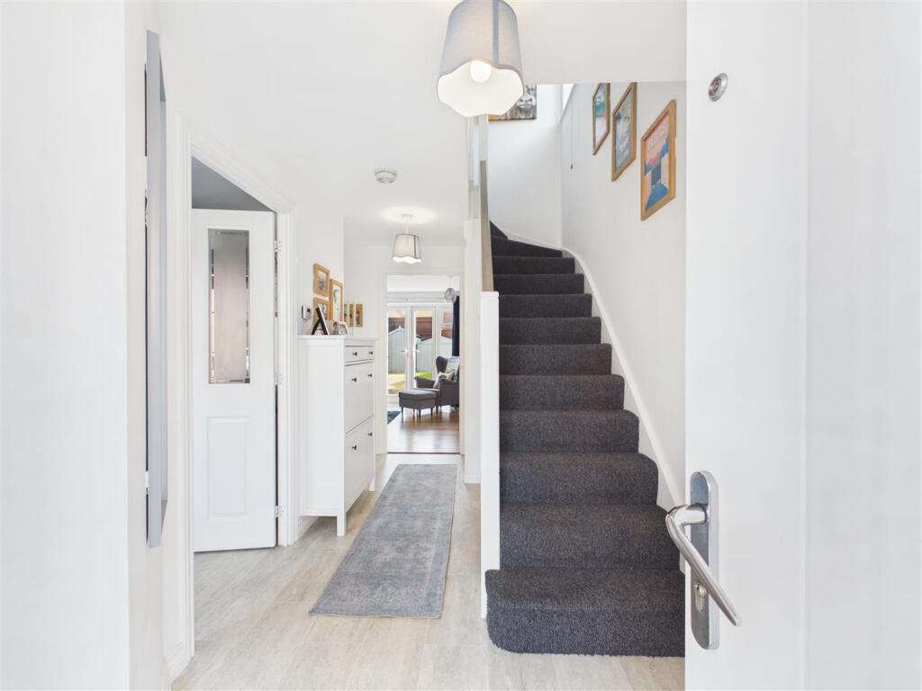 House in Wychavon, The Orchards, Evesham - View 4