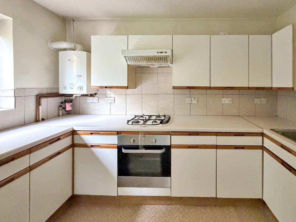 Hillside Road, Whyteleafe, Surrey, CR3 0BY photo 5