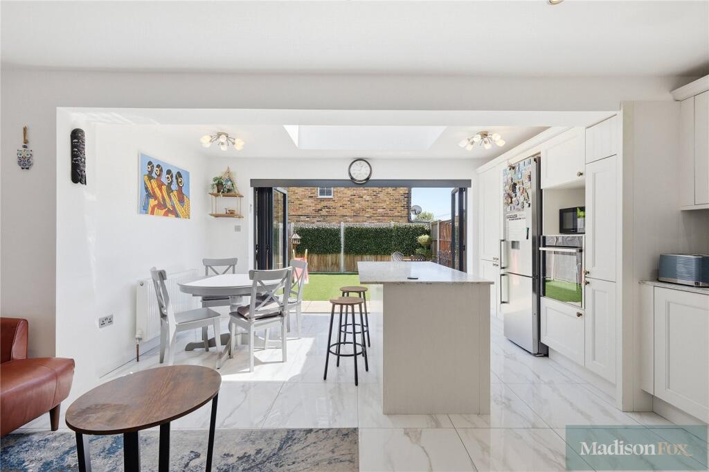 House in London, South Woodford - View 4