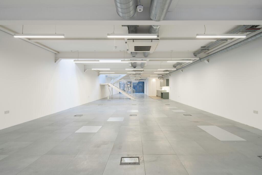 MC3993-9477-HR.jpg