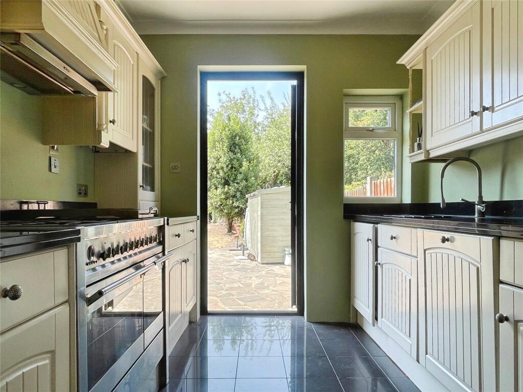 House in London, South End, New Eltham - View 4