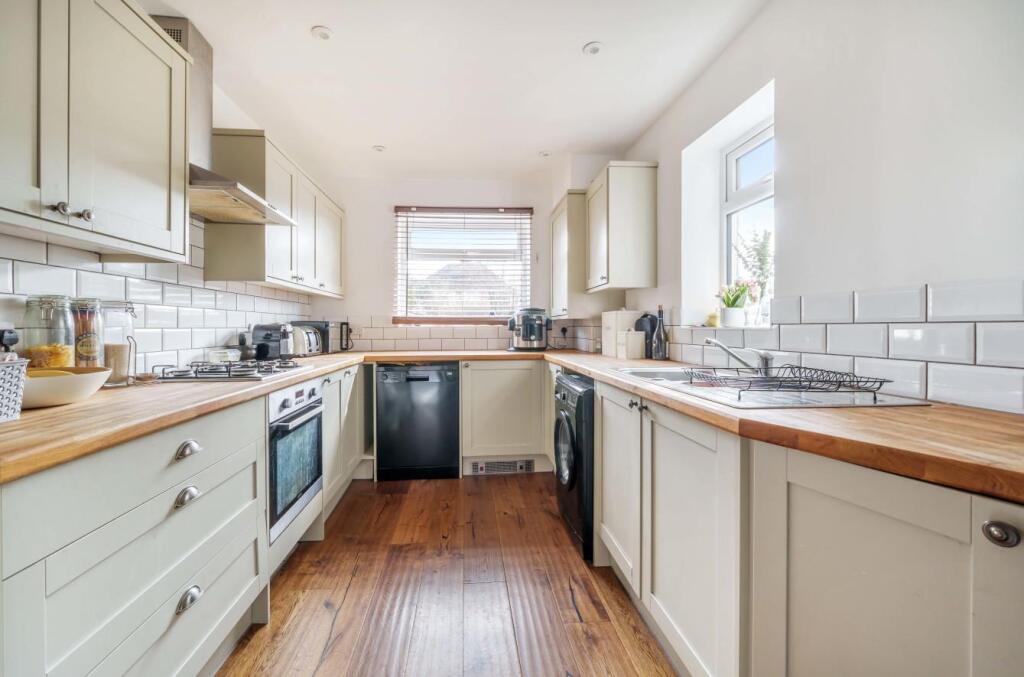 House in Surrey Heath, Surrey - View 3